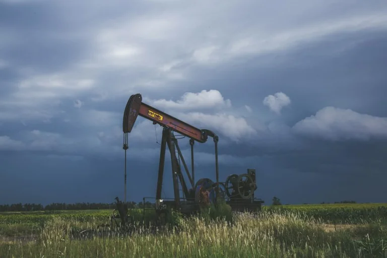 Proche-Orient : le Brent a bondi de 6 % en 7 jours, ce que ça change pour votr