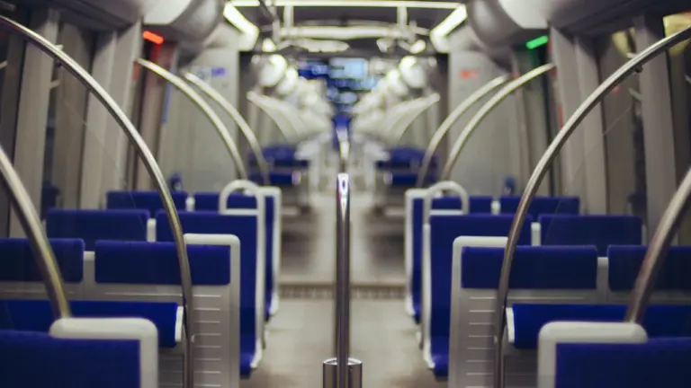 Train, covoiturage ou location locale : le vrai coût d’un week-end sans voitur